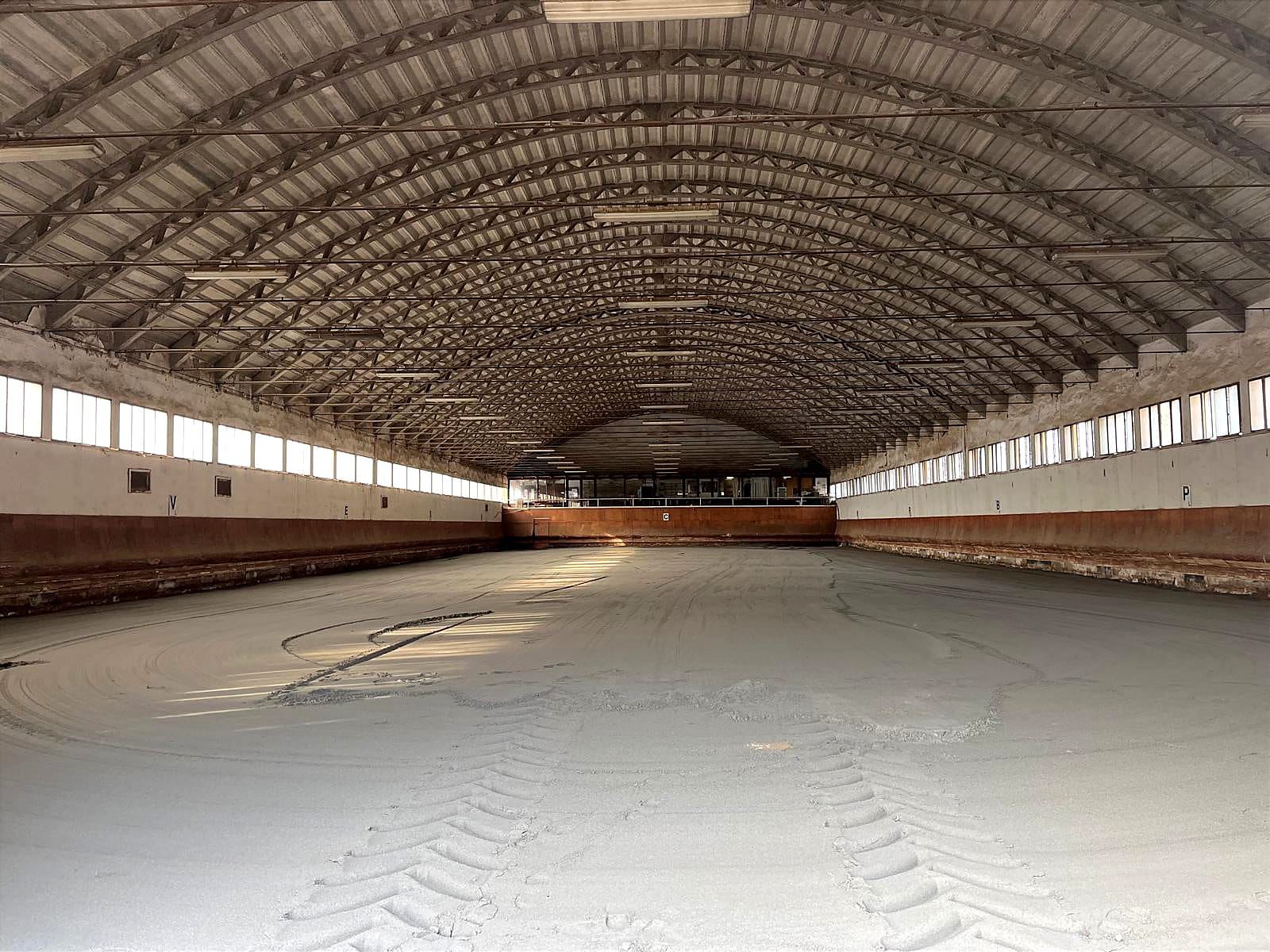 Lezione al maneggio coperto